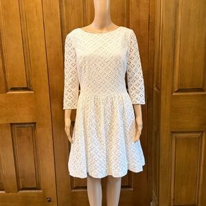 Lilly Pulitzer White Lace Pleated A-Line Mini Dress

34.5” L
32” bust
32”waist